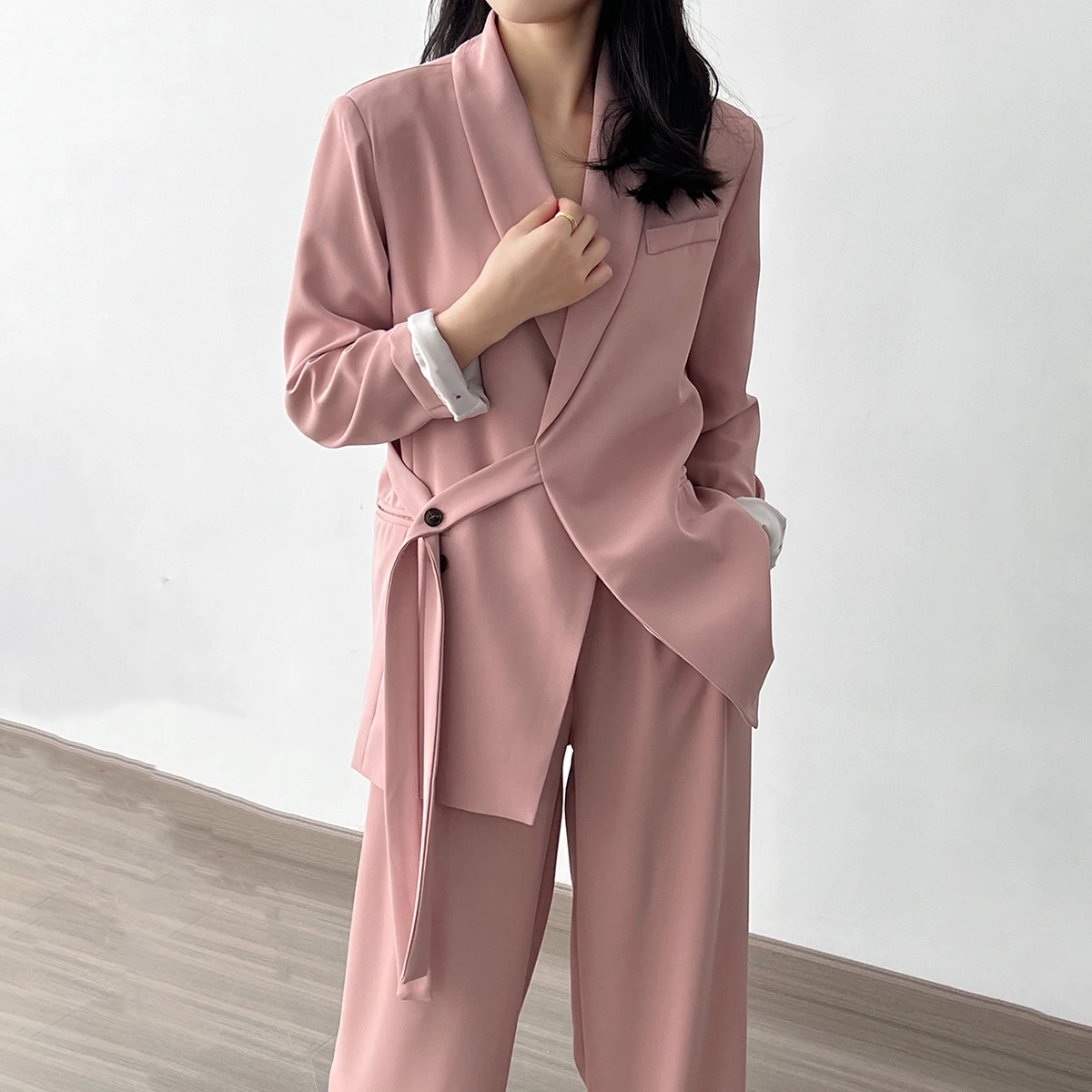 

Женский костюм для весны и лета, повседневный костюм из двух предметов, куртка и брюки с широкими штанинами