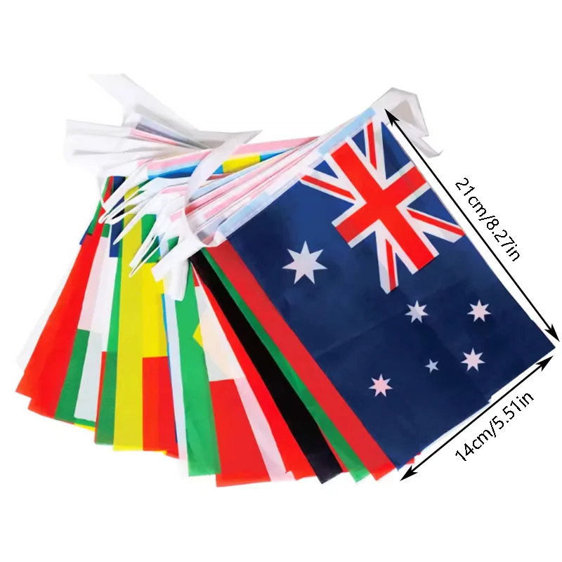 Флаги 100 стран подвешиваются флаг чемпионата мира 2022 года в Катаре флаги лучших 32