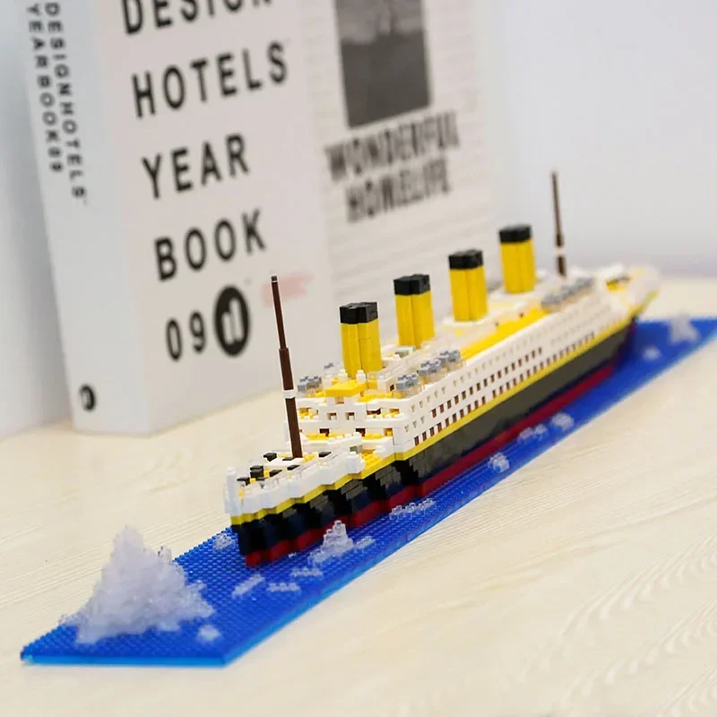 1860 шт. Детский конструктор Титаник