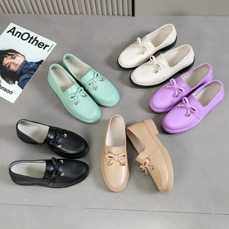 Туфли женские резиновые на танкетке неглубокие модные Водонепроницаемые