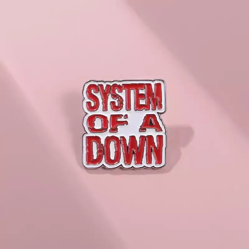 Эмалированная брошь для рюкзака