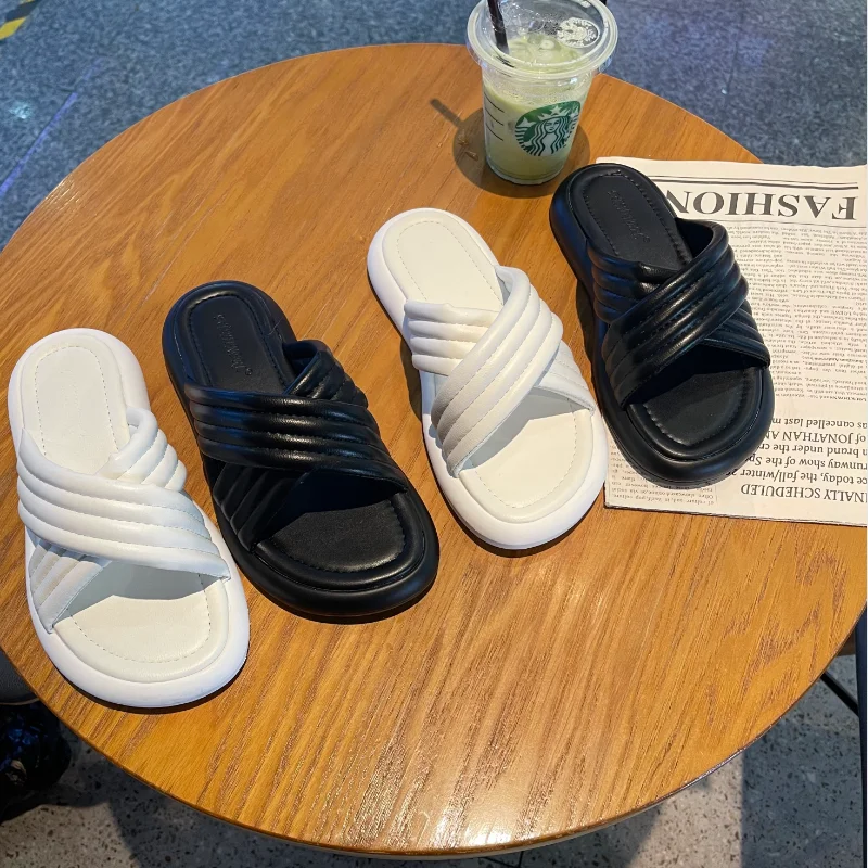 

DOGHC 2022 NEW Slippers Women Summer Flat Shoes Female Low Rubber Soft Beach Basic Rome Fabric PU Hoof Heels Female Shoes Womens