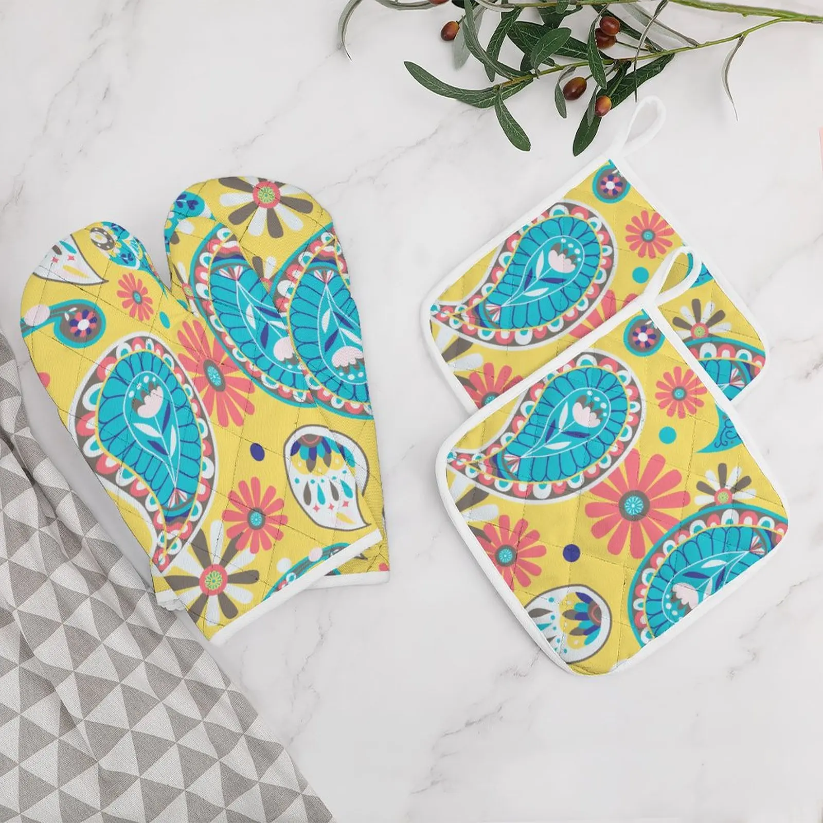 

Oven Mitts and Pot Holders Sets Funny Printed Oven Gloves for Safe Cooking Baking Grilling Set of 4 Yellow, Pattern