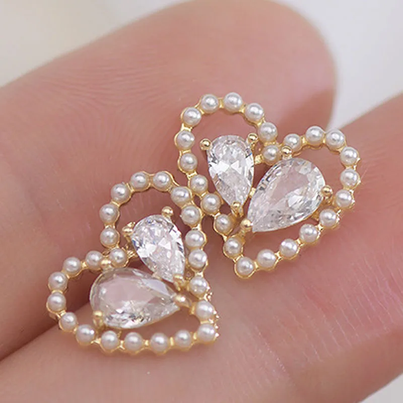 

2022 Hot Sale Trend Super Flash Large Zircon Women Heart Pearl Earrings Fashion Charm Temperament Ladies Earrings Jewelry Gift