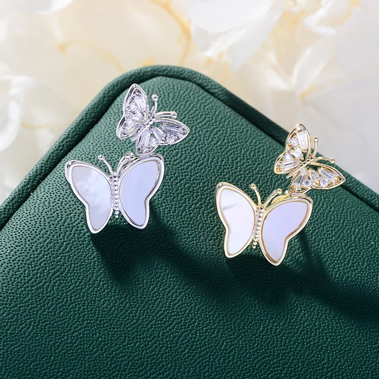 

Cute Butterfly Shell Zircon Small Collar Pin 2020 New Elegant Personality Small Brooch Anti-lighting Buckle V-neck Buckle