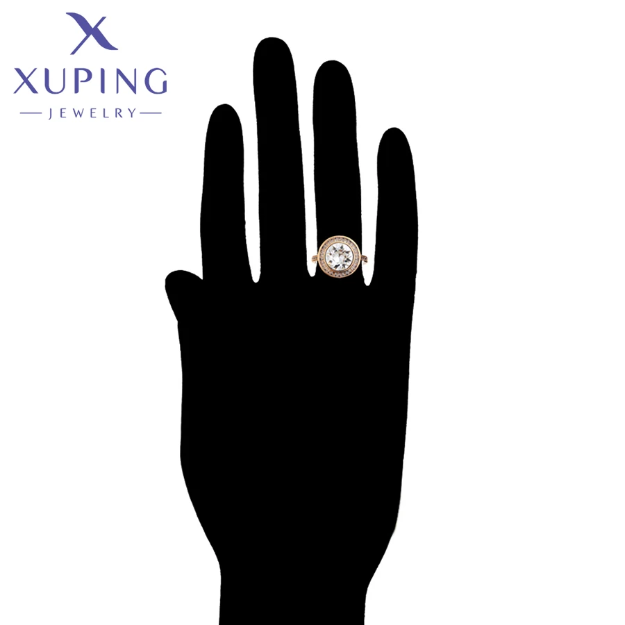 Круглое кольцо с кристаллами