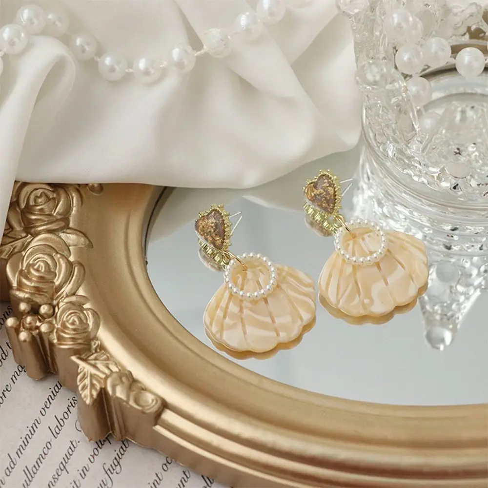 

Elegant Sweet Fairy Lovely Dream Pearl Female Earrings Shell Shape Dangle Earrings Korean Style Ear Drop