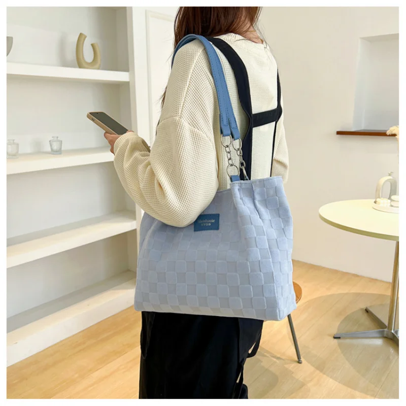 Large Capacity Retro Bag Female Trend Fashion Western Style Commuting Bag One Shoulder Underarm Tote Bag Crossbody Bag for Women