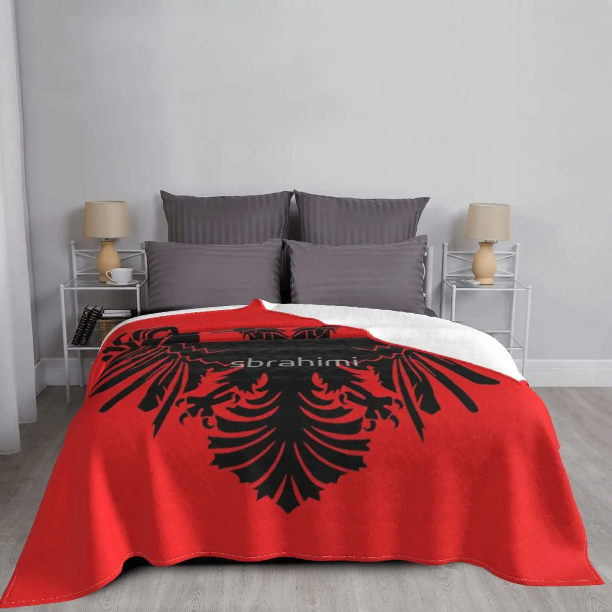 Мягкое покрывало на кровать с банским флагом