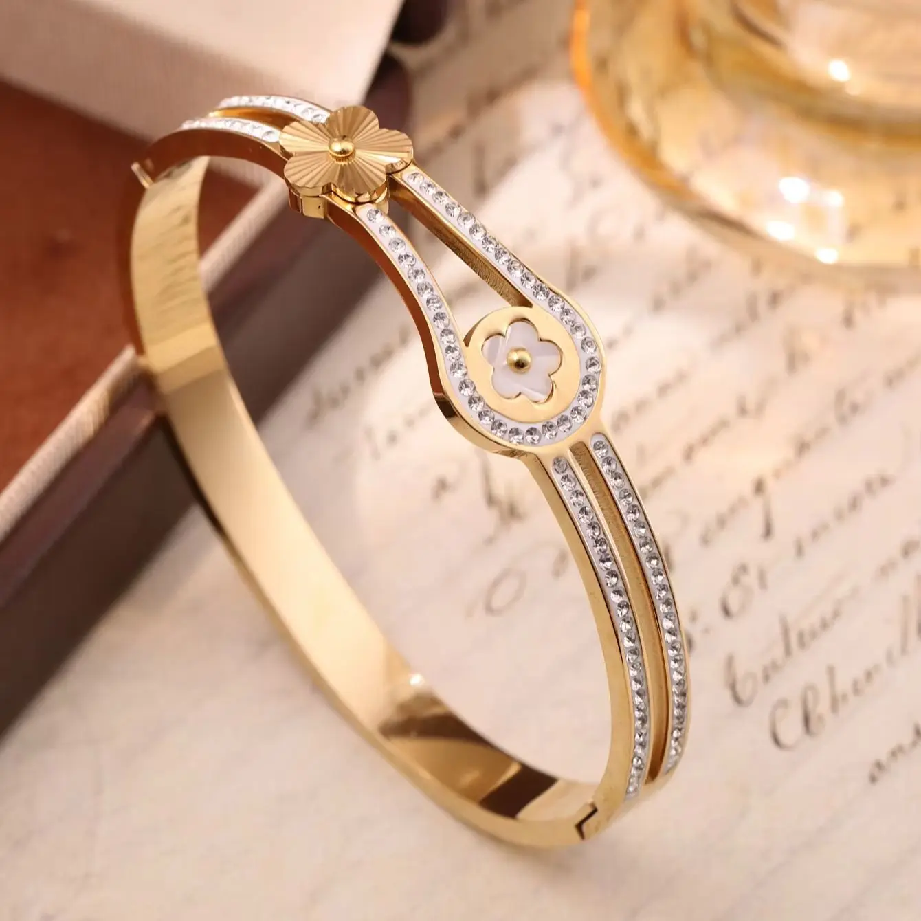 Стильный очаровательный женский браслет из нержавеющей стали подходящий для