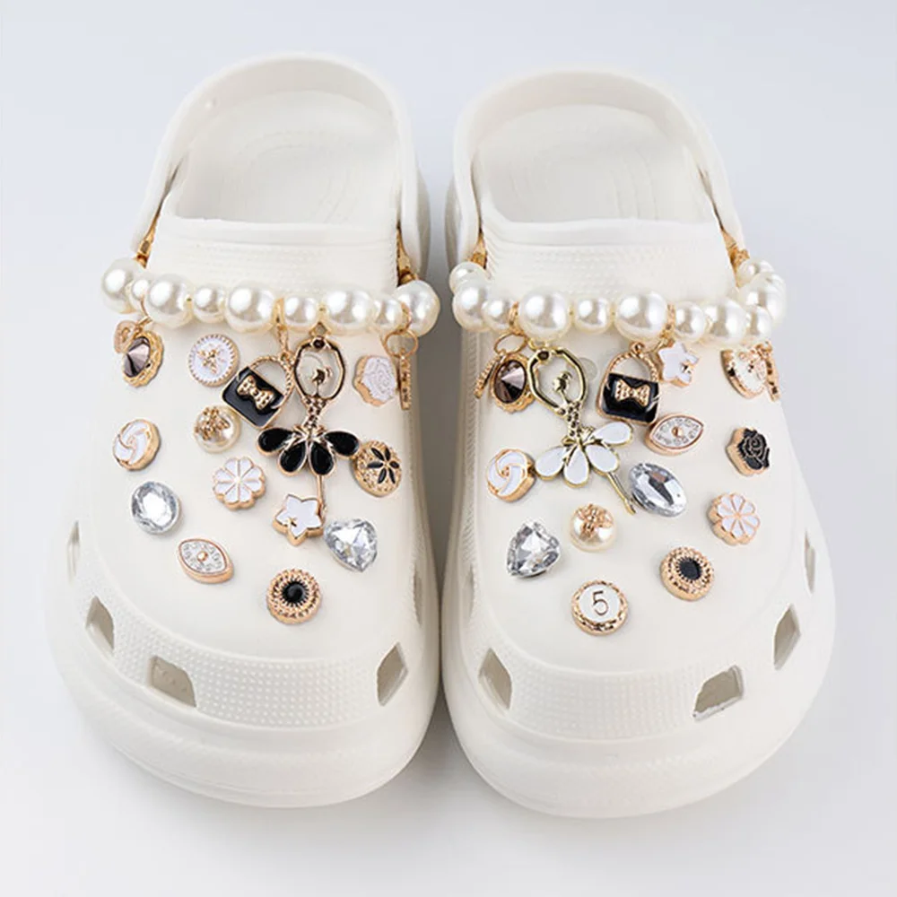 Amazons Hot Selling Pearl White New Croc Charm Dancing Girls Chain Fashion Luxury Shoe Buckle Jibz Decorations for Girl Boy Gift