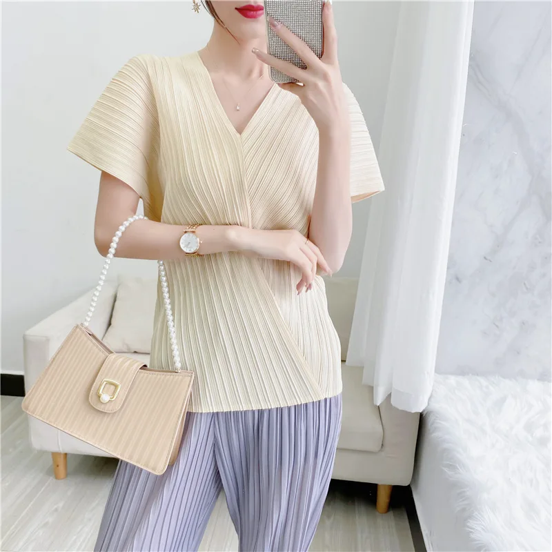 

Miyake Peplum Top Women 2022 Summer New T-shirt V-neck Loose Large Size Solid Color BASIC Woman Tshirts Summer Plus Size Tops