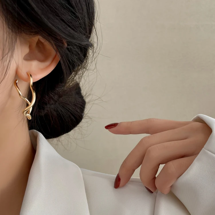 

Женские серьги-гвоздики с золотистой нитью, в Корейском стиле