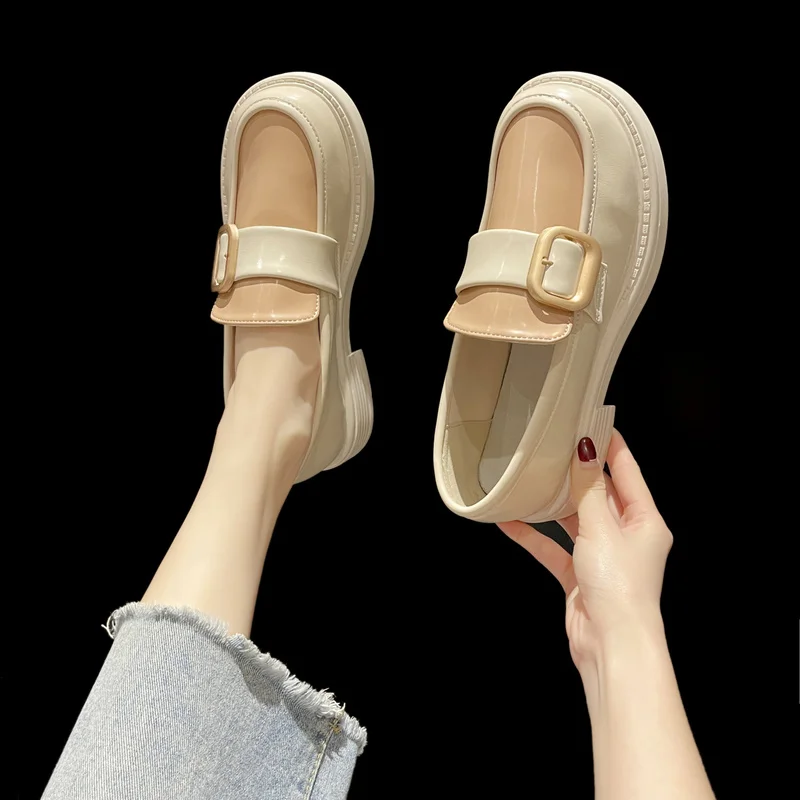 

Loafers 2022 Spring and Autumn New Shallow Mouth Round Head Square Heel Color Matching Campus Style Small Leather Women's Shoes