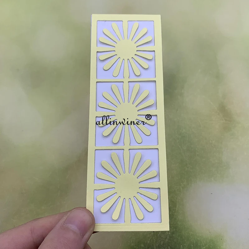 

Daisy frame Metal Cutting Dies for DIY Scrapbooking Album Paper Cards Decorative Crafts Embossing Die Cuts