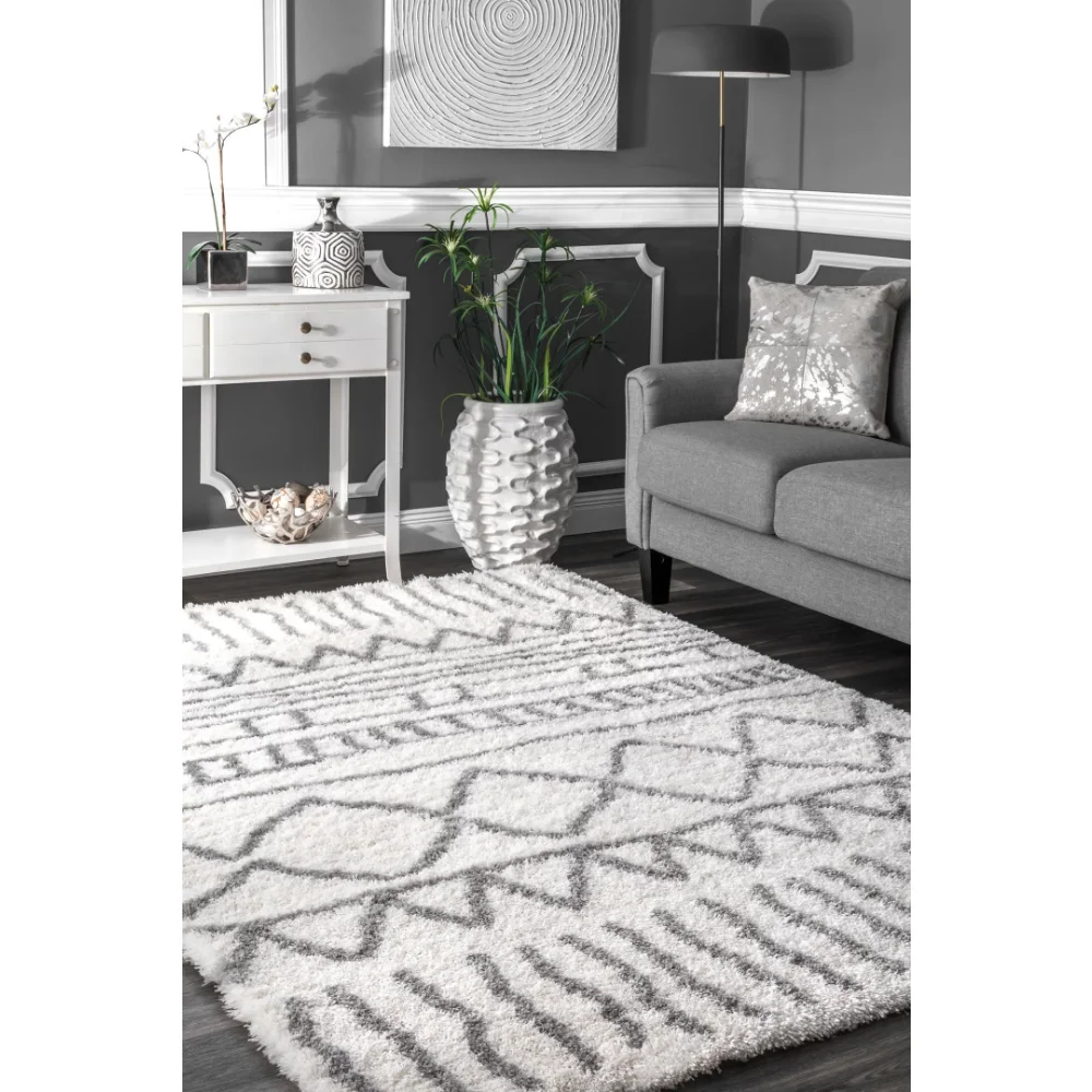 

OIMG Machine Made Renata Moroccan Shag Area Rug