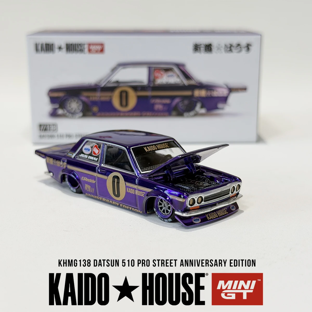 Фото В наличии: Коллекционная модель автомобиля Kaido House 1:64, винтажный JDM классический седан KHMG138 Datsun 510 Widebody с открывающимся капотом и детализированным двигателем, литая под давлением. №2