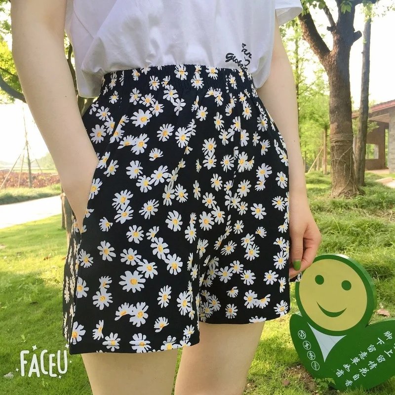 

Korean Casual Plus Size High Waist Chiffon Wide Leg Shorts Summer Women Daisy Polka Dot Loose Shorts Female Fashion Streetwears