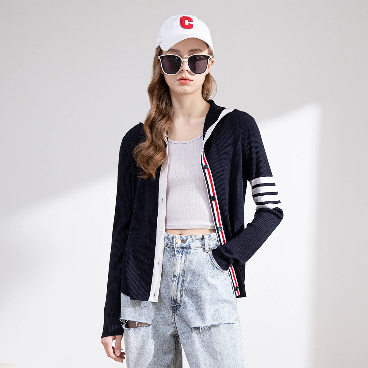 Женский шерстяной кардиган с капюшоном