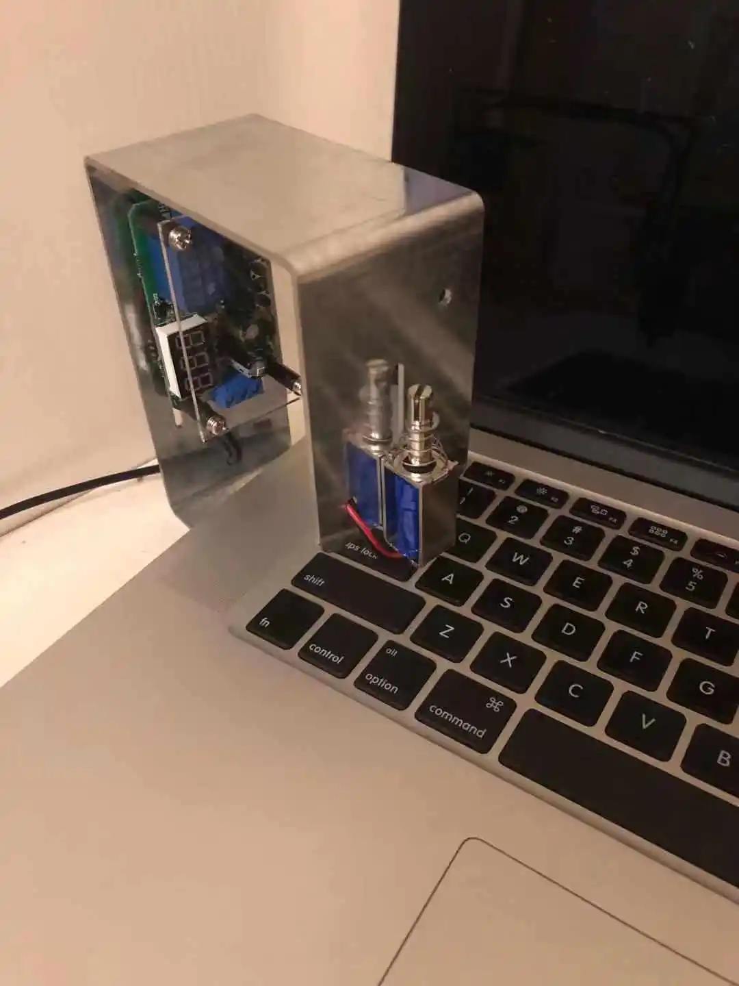 Компьютерная клавиатура clicker вместо пальчикового щелчка артефакт игровая точка