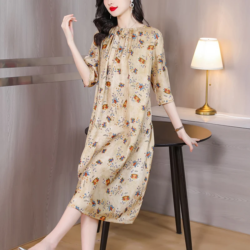 

2023 Spring/Summer New O-Neck Loose Silk Short Sleeve Dress Flower Print Bat Sleeve Satin Large A-line Dress Over Knee Length