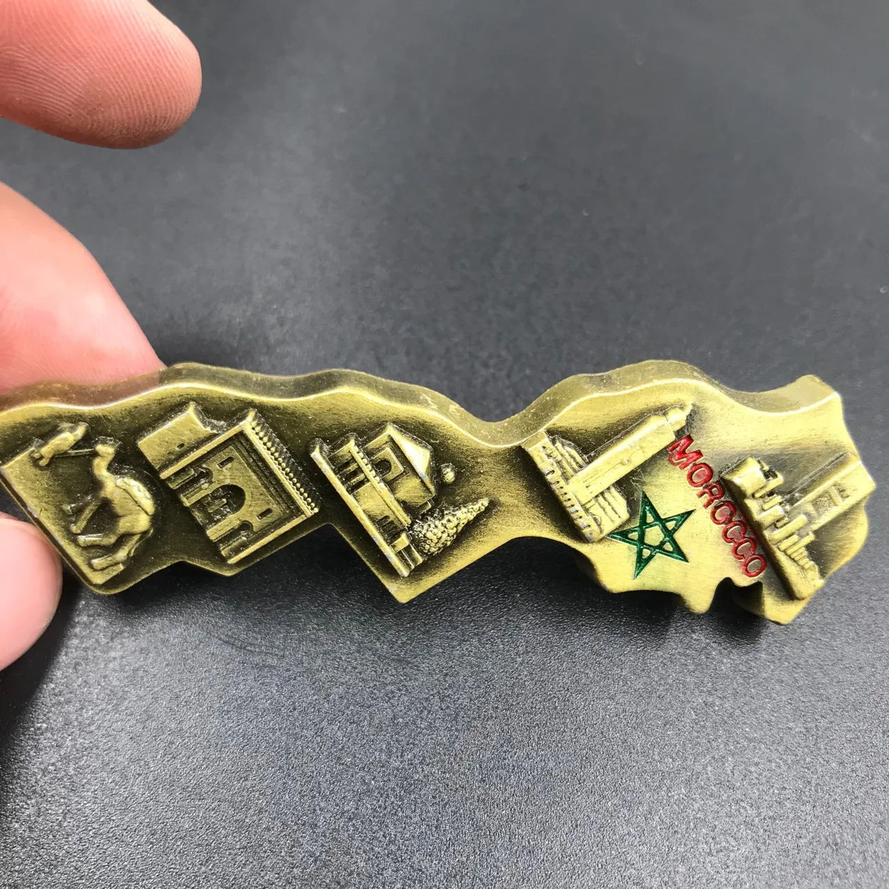 

Металлический магнит на холодильник Касабланка