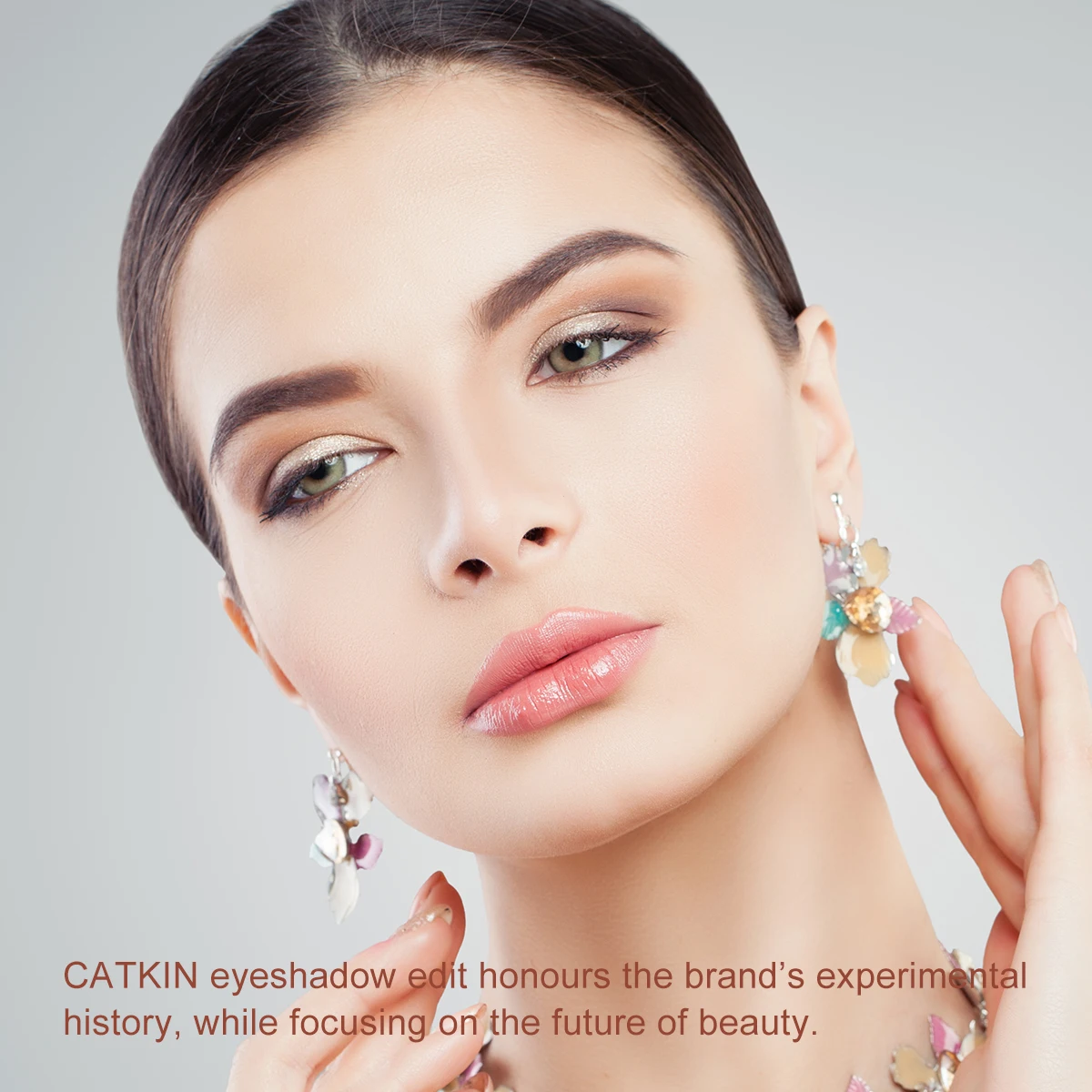 Фото Палитра теней для век CATKIN Dreamworld для макияжа, матовые мерцающие тени для век 9 цветов, сильно пигментированные, кремовая текстура, натуральна... №5