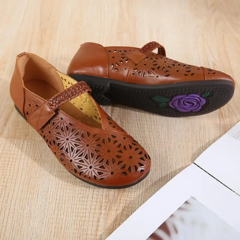 Designer V-Neck Genuine Leaher Flats 2023 Newly Summer Mom Hook Loop Mary Jane Shoes Ladies Luxury Cutout Loafers Woman Moccasin