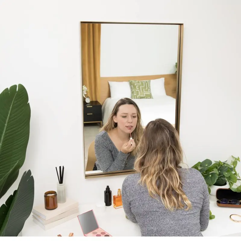 

Attractive Elegant Black Framed Glass Wall Mirror with Smooth Rounded Corners and Brushed Metal Finish - 128 Characters