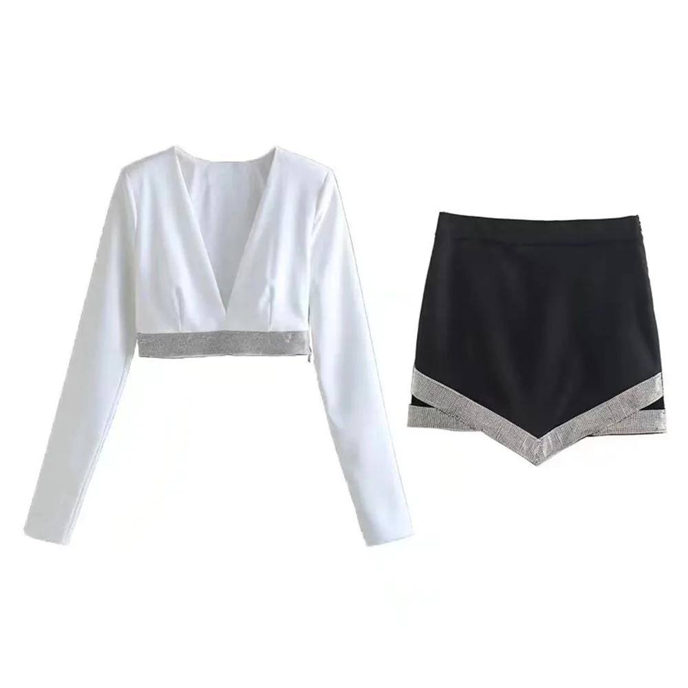 

Autumn new fashion women's V-neck long-sleeved hem bright diamond decoration short top + high waist miniskirt suit