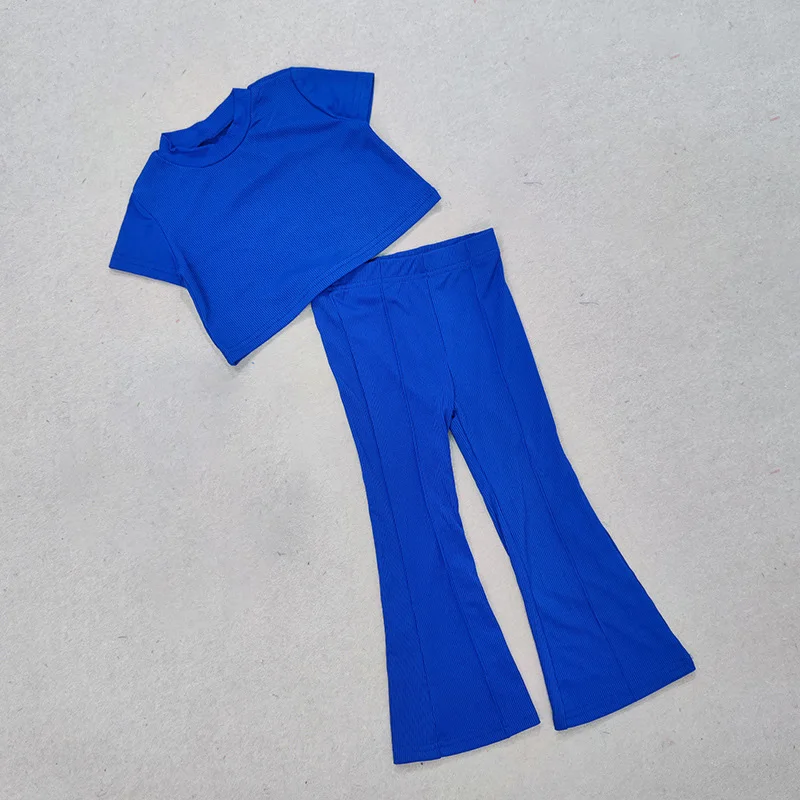 Футболка с коротким рукавом и леггинсы-клеш для детей