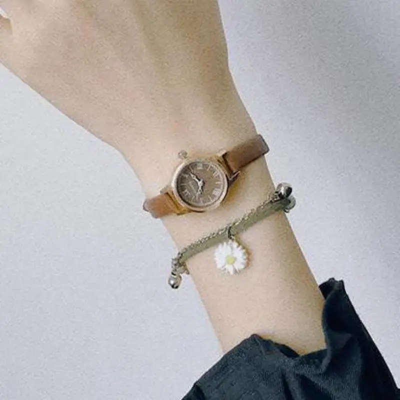 

Ретро Простой циферблат Брендовые повседневные изысканные Женские кварцевые наручные часы в модном простом стиле