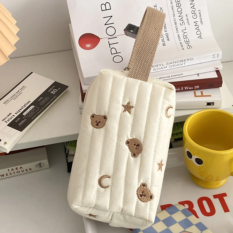 

Embroidery Bear Makeup Bag Quilt Cotton Canvas Women Zipper Cosmetic Organizer Cute Wrist Make Up Pouch Portable Toiletry Case