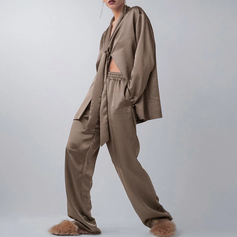 

Деловой женский сексуальный атласный комплект рубашки с V-образным вырезом на шнуровке с длинным рукавом и прямые длинные брюки 2 предмета к...