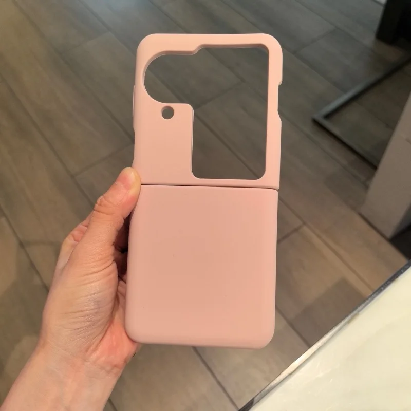 Настоящий жидкий силиконовый чехол для Oppo Find N3 Flip с эффектом «детской кожи» и внутренней подкладкой из микрофибры (art.: 3920da7ca8699) - 3920da7ca8699