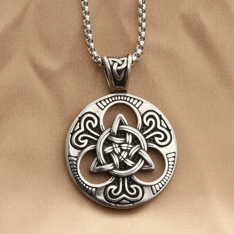 

Fashion jewelry titanium steel totem knot pendant necklace, vintage accessories irish concentric knot stainless steel mens chain