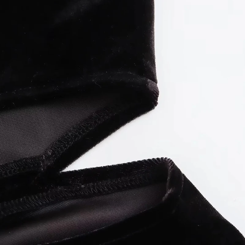 Женское облегающее платье с V-образным вырезом