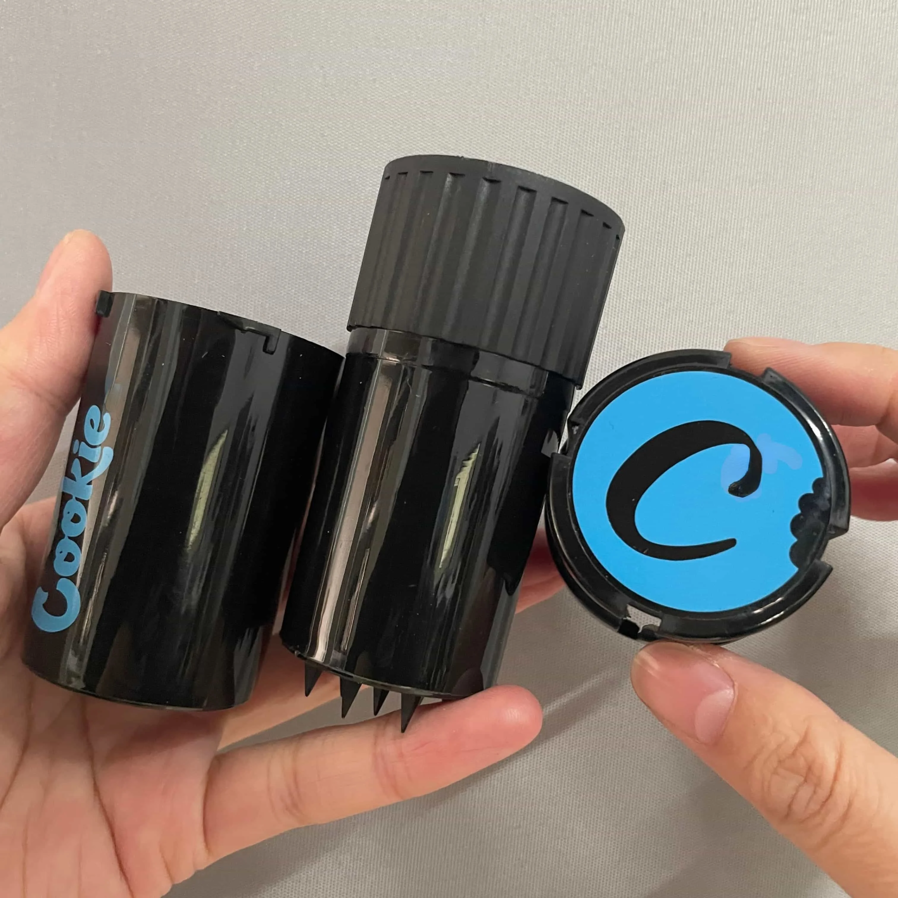 Herb Grinder with Mini Tray And Storage Container With Built in | Дом и сад