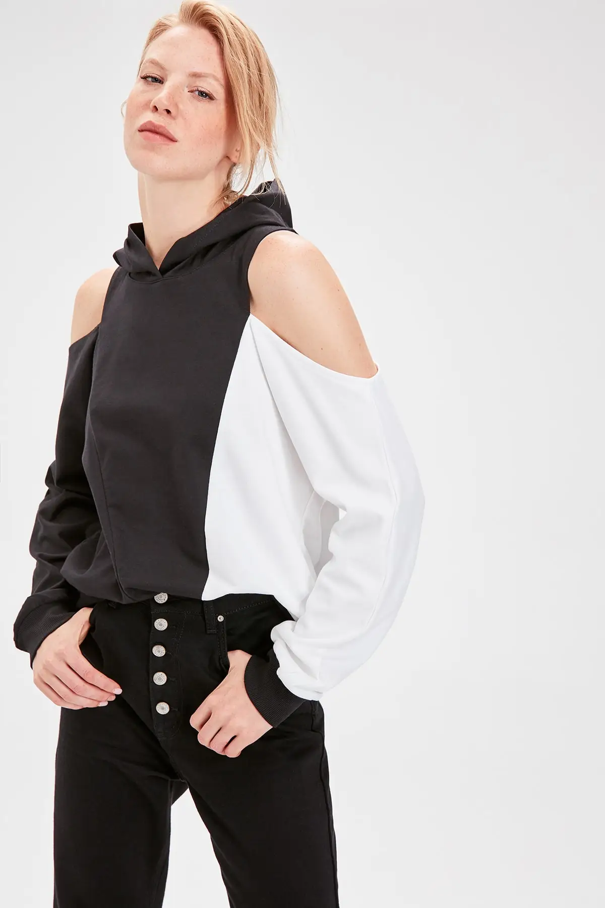 Trendyol Black With Color Block Sweatshirt TWOAW20SW0080 | Женская одежда