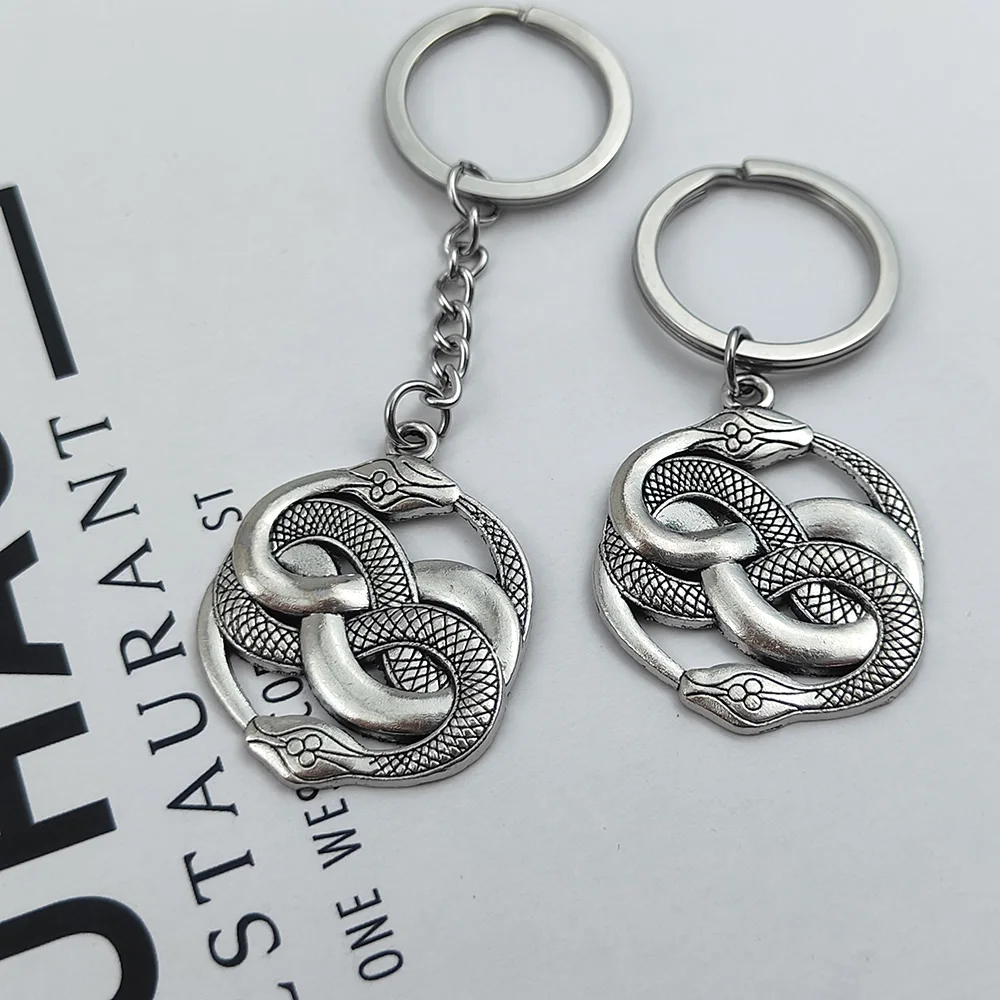 

Gothic Men's Stainless Steel Keychain Polished Snake Texture Pattern Pendant Key Chain for Neutral Car Keyring Jewelry Gifts