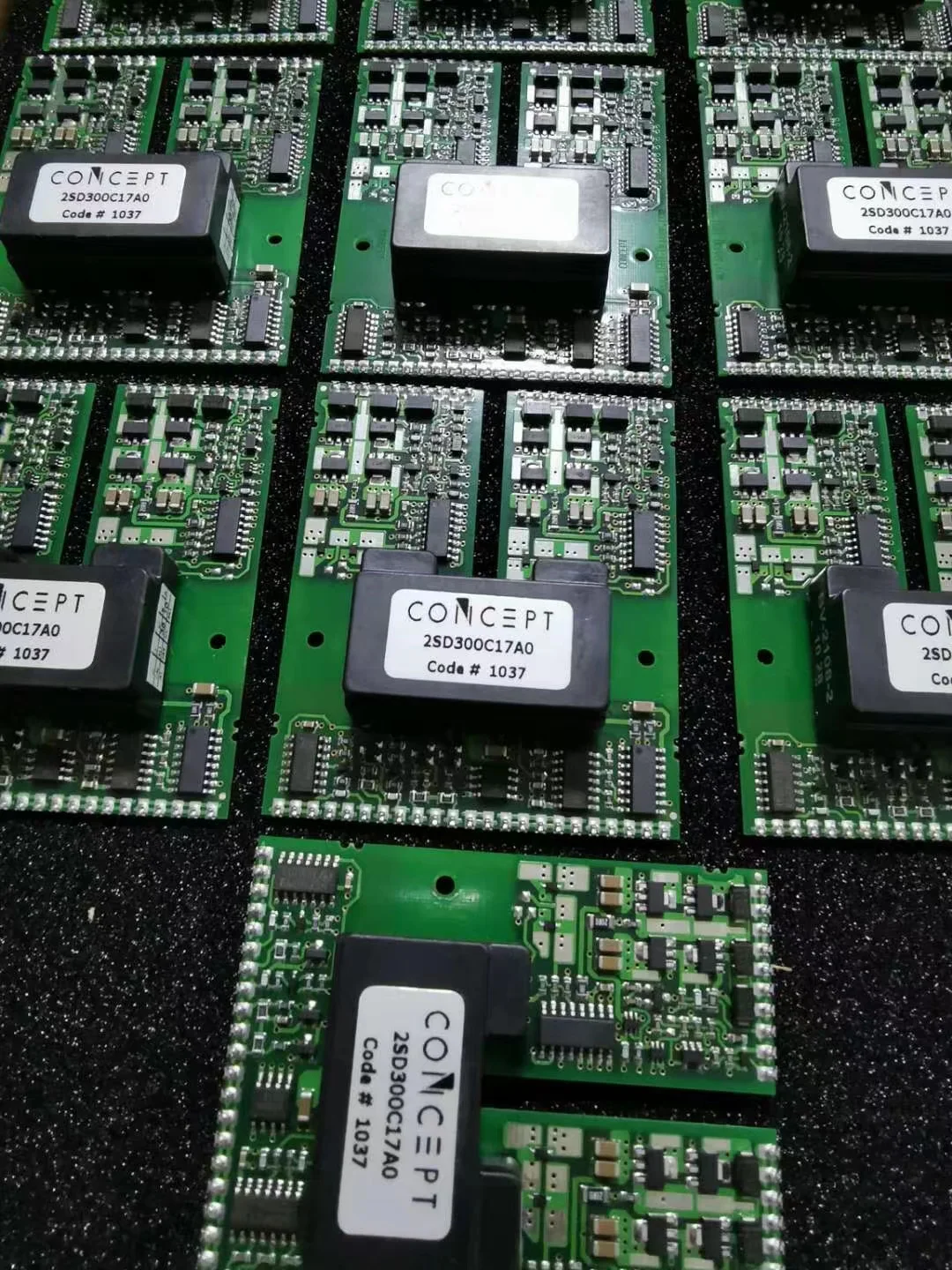 Модуль 2SD300C17A2 2SD300C17A1 2SD300C17AO 2SD300C17A0 2SC0435T2A0-17 2SD300C17A4