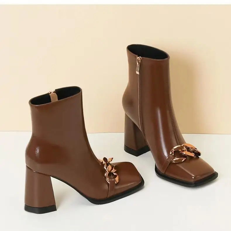 2022 New Mid Heel Square Toe Booties Women's Spring and Autumn White Soft Leather Metal Buckle Decoration Skinny Boots
