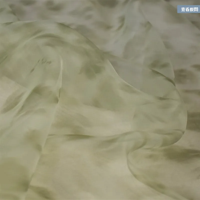 Шифоновая ткань для летнего платья ветровая трава зеленый цвет пятнистый принт