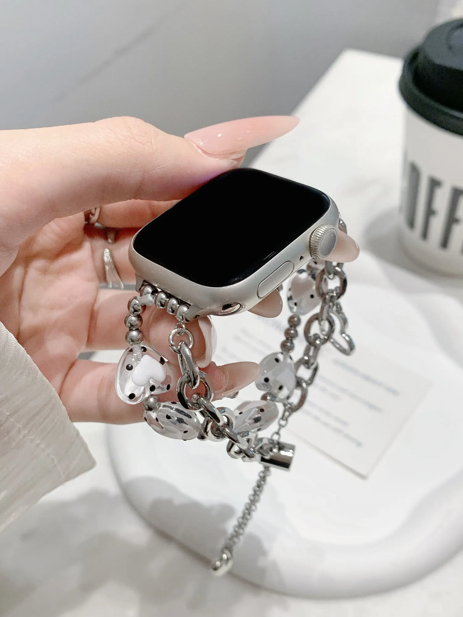 Фото Популярный металлический ремешок с сердечками для Apple Watch, женский, для серий S11/10/7/6/5/9, 40 мм, 41 мм, 38 мм, 42 мм, 44 мм, 45 мм, 46 мм №2