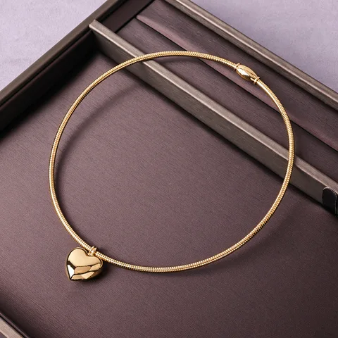 Магнитное ожерелье AINAMEISI в форме сердца