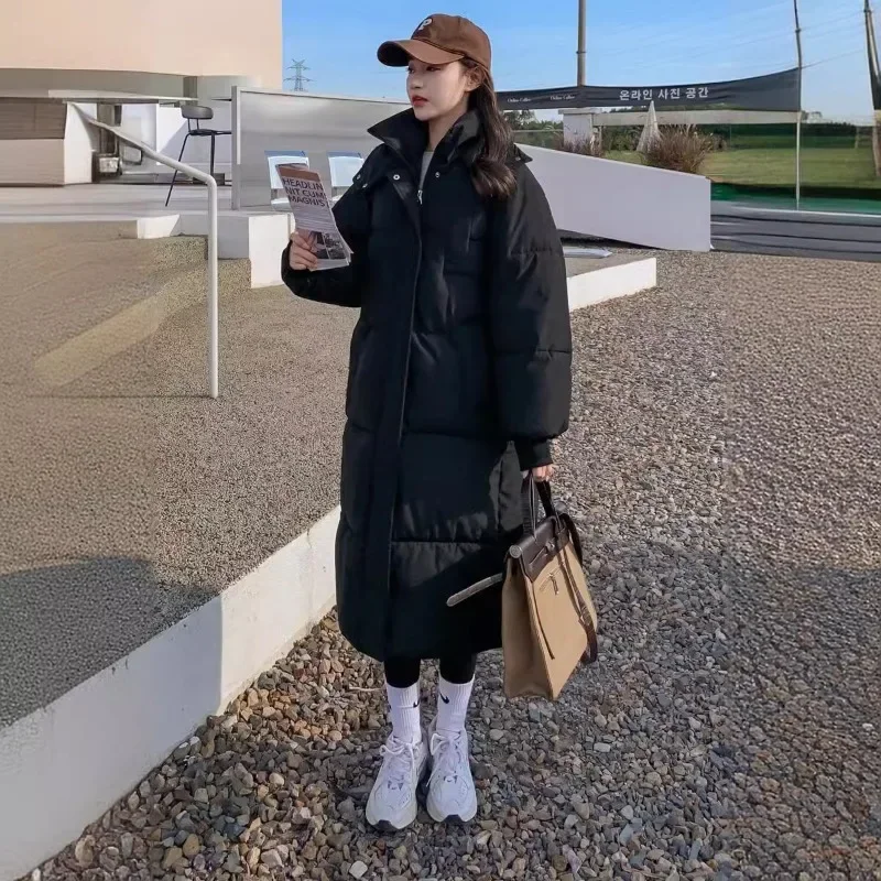 Женская зимняя куртка на хлопковом наполнителе с капюшоном