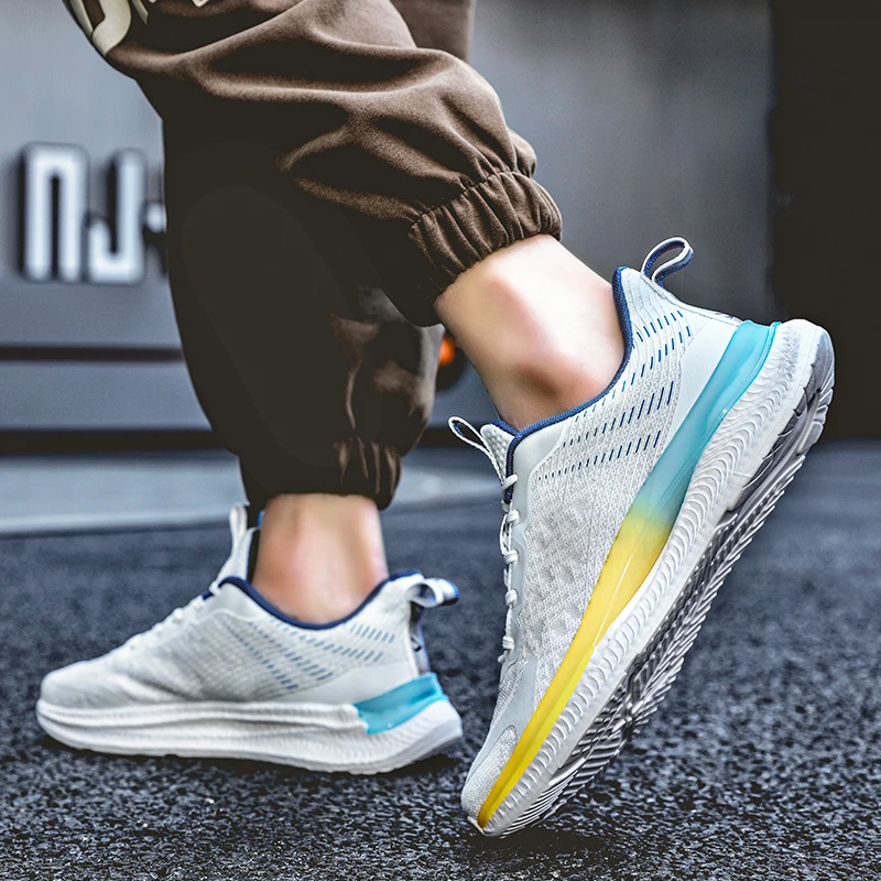 Men Lightweight Road Running Shoes Casual Shoes men's Mesh Sneakers Lace-Up Female Outdoor Sports Shoes Tennis Shoes