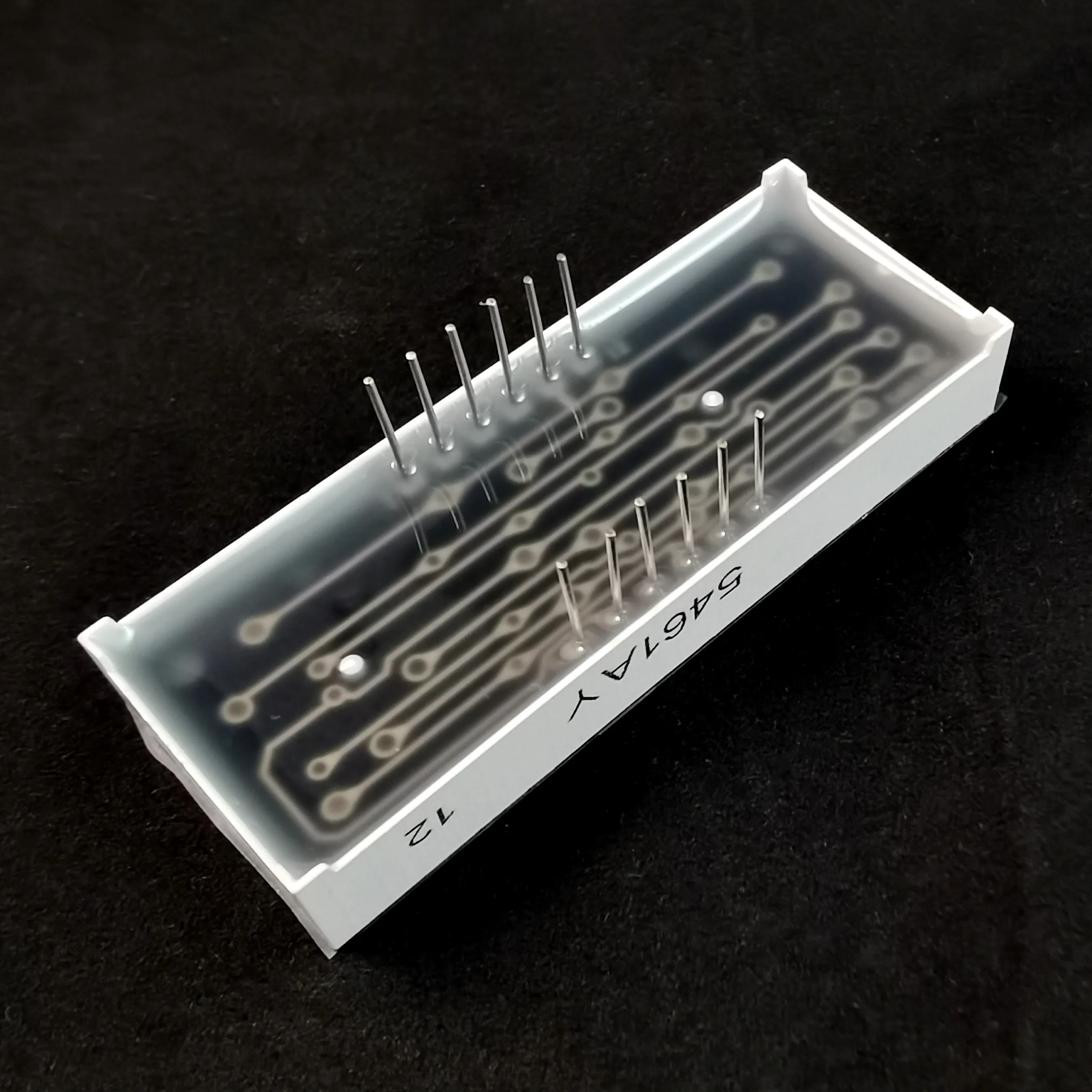 0 56 дюйма 7 сегментов 1 бит 2 бита 3 4 6 красный синий белый желтый зеленый общий катод