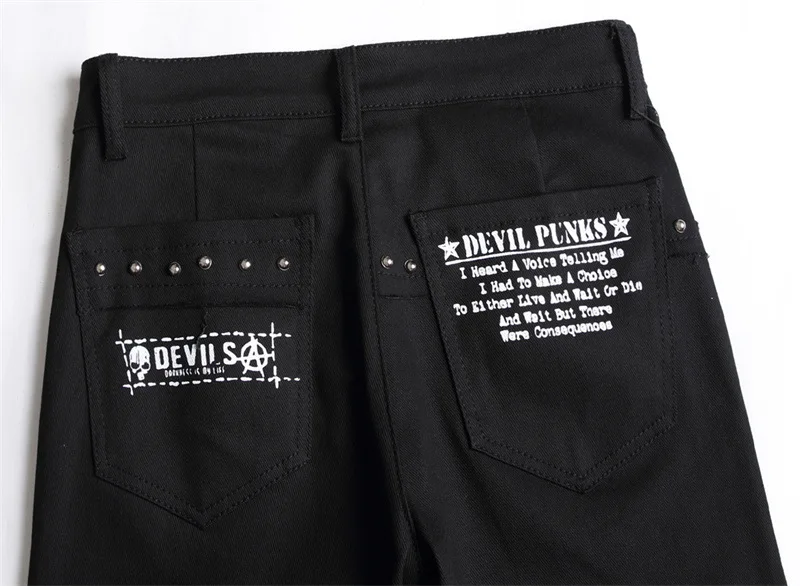 New Fashion Red Plaid Panel Men's Jeans Punk Style Zipper Pencil Jeans Skull Print Patch Hip Hop Slim Fit Denim Pants