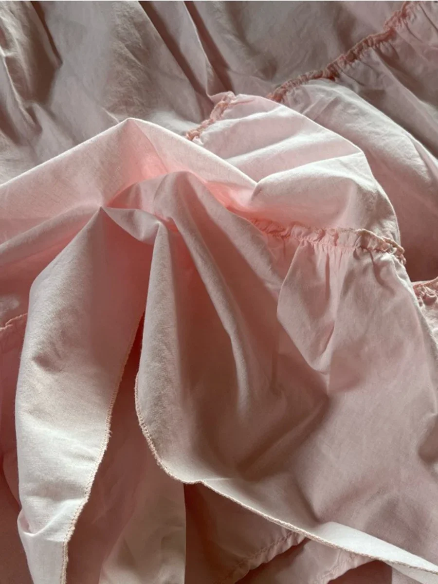 Женское платье с цветочной вышивкой